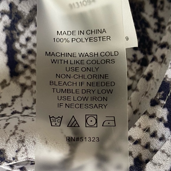 Ladies blouse - Picture 4 of 5